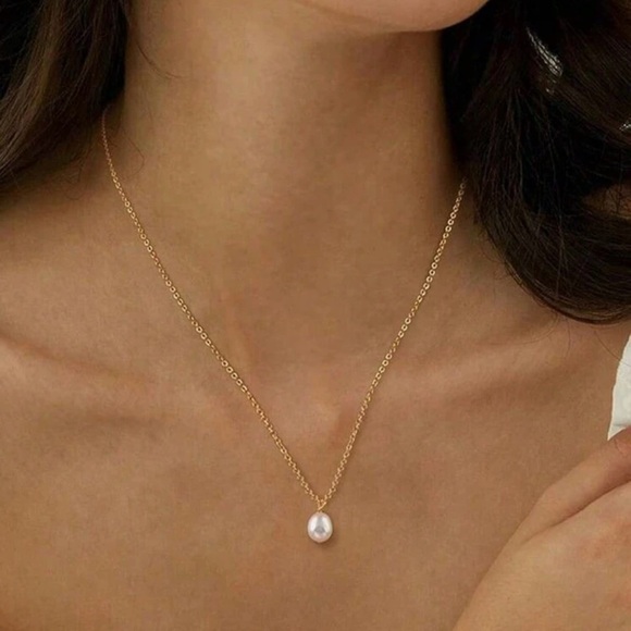 Jewelry - Pearl Pendant Gold Plated Necklace